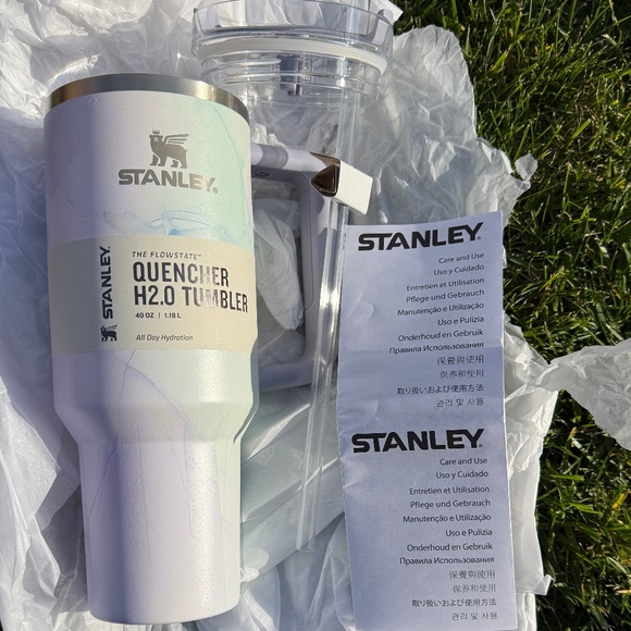 Authentic Stanley 40oz Quencher H2.0 Flowstate Tumbler Watercolor Dusk- New - Picture 1 of 13